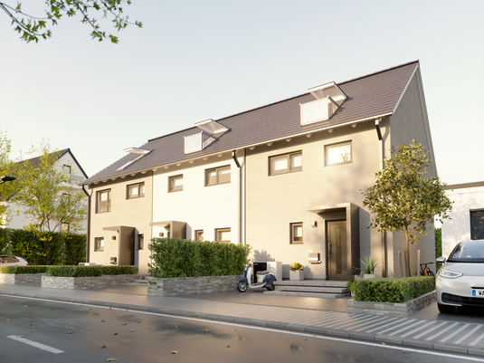 Familie beim Hausbau-Planen, daneben modernes Reihenhaus in Mainz – nachhaltiges Wohnen mit Town & Country Haus.“